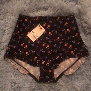 Unique Vintage Hi-waisted floral swim bottoms - M